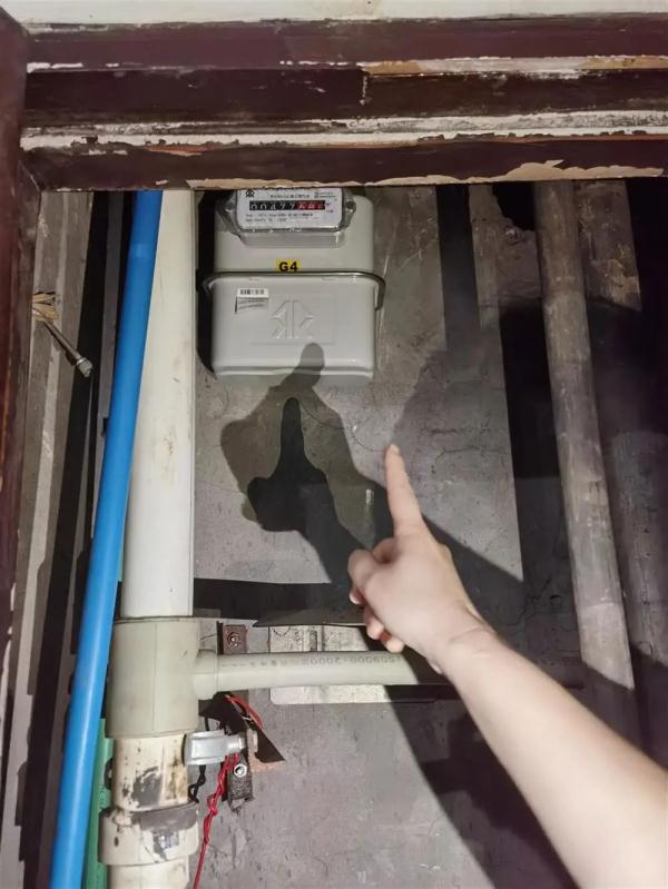 上海一大楼内27户燃气泄漏!发现近半年还不修,居民无奈冒险拧开阀门…