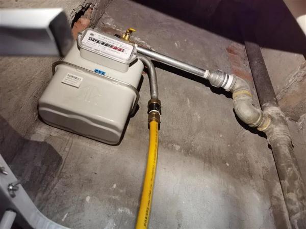 上海一大楼内27户燃气泄漏!发现近半年还不修,居民无奈冒险拧开阀门…